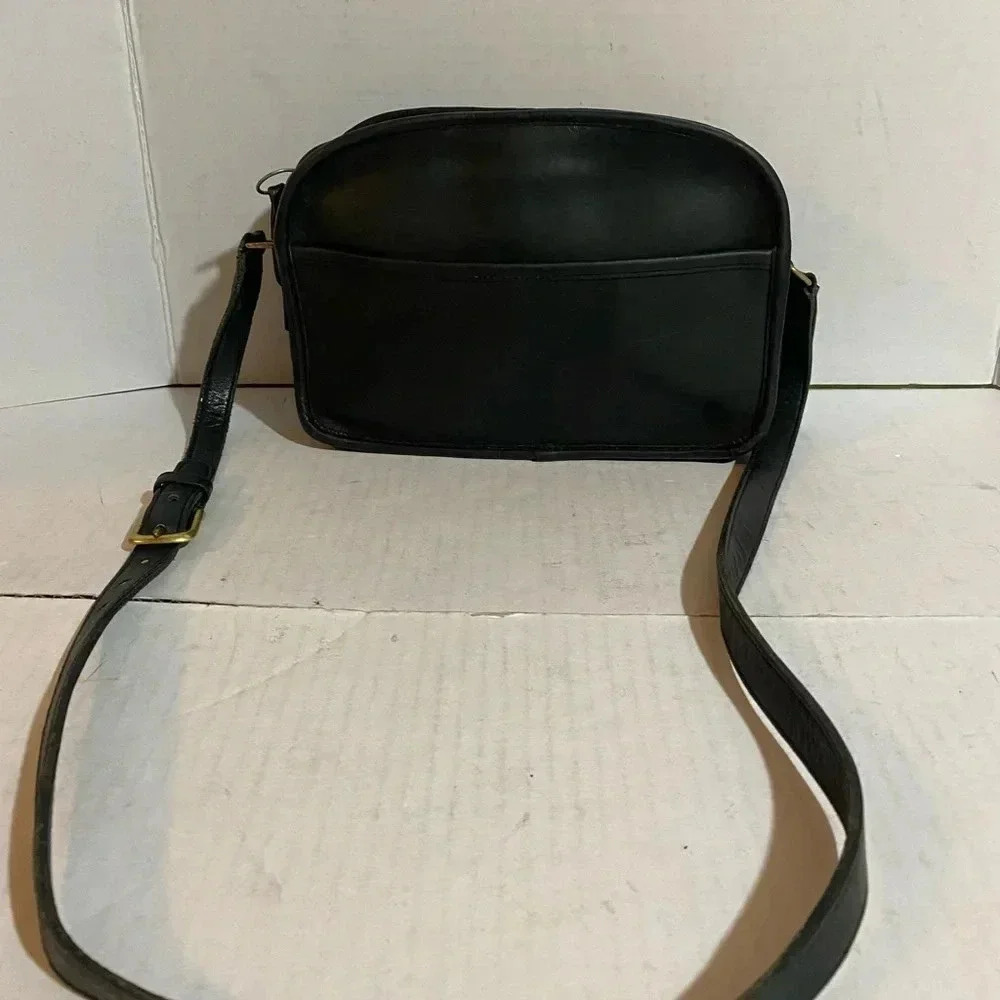Coach black leather vintage shoulder handbag